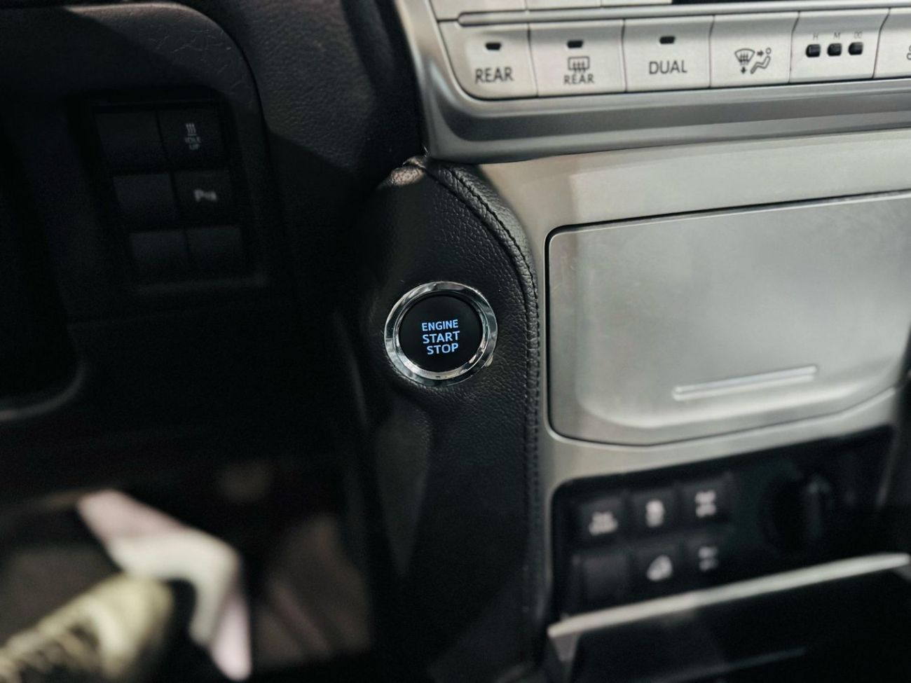 Toyota Prado TXL1 2.8L