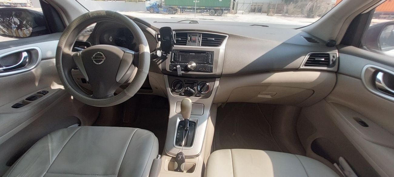 Nissan Tiida S 1.6L Hatchback