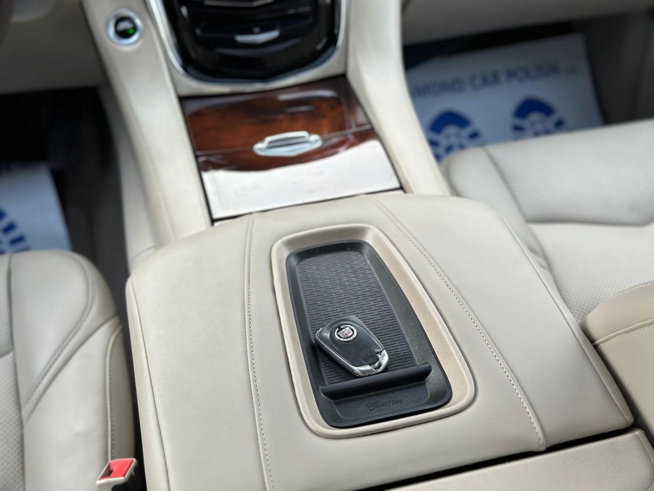 Cadillac Escalade ESCALADE ESV PLATINUM 2015 GCC FULL OPITION // PERFECT CONDITION