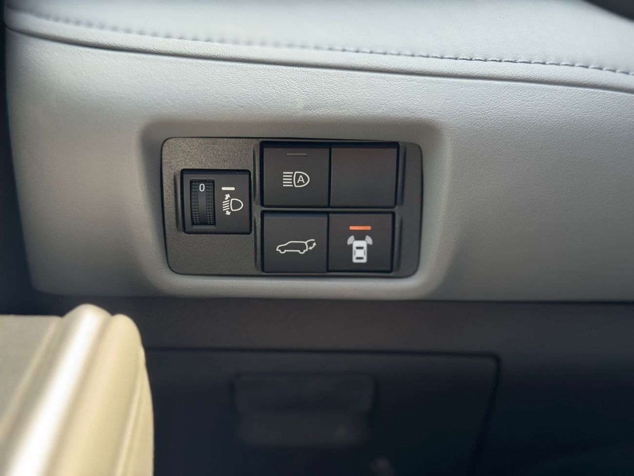 Toyota Highlander TOYOTA HIGHLANDER 2.5L 2025 GCC BLACK HEV