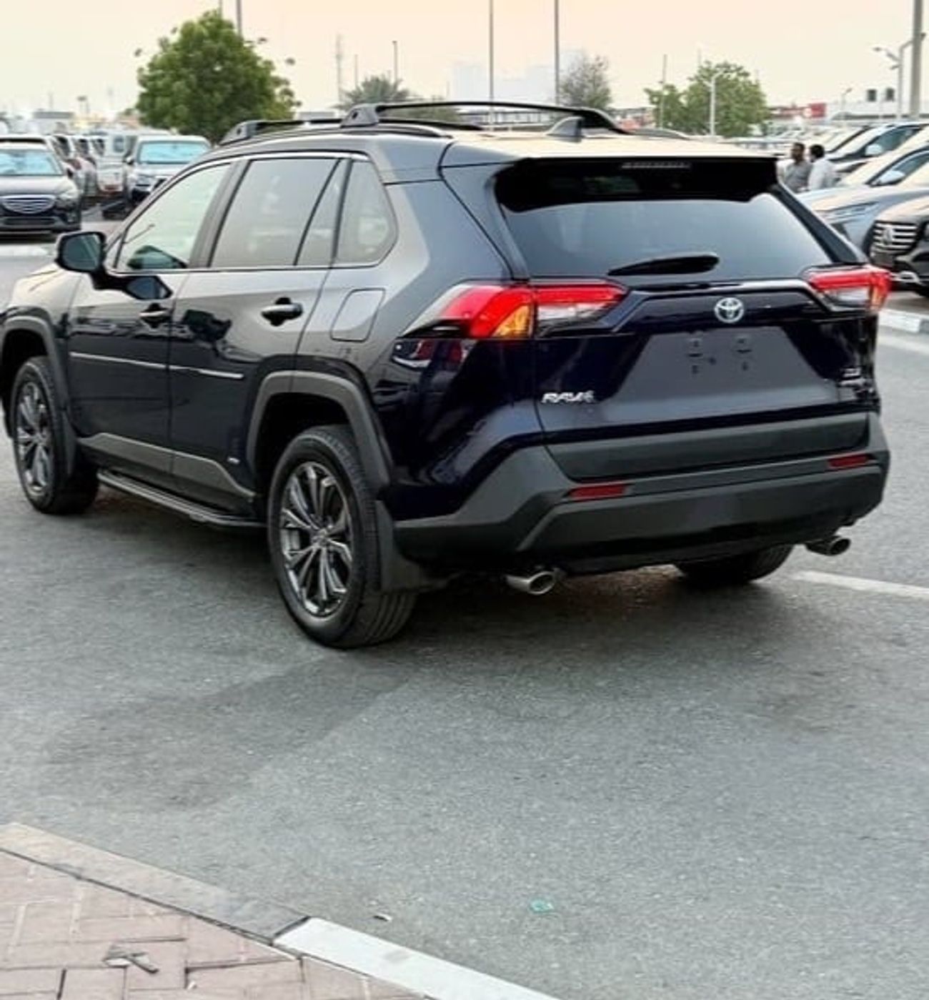 Toyota RAV4 RAV4 xle premium Hybrid AWD 4x4