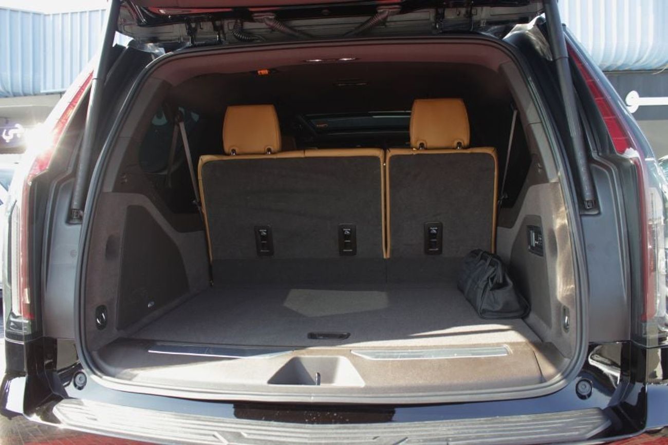 كاديلاك إسكالاد 600 Black Edition XL, GCC Under Warranty&Service Contract from Local Dealer