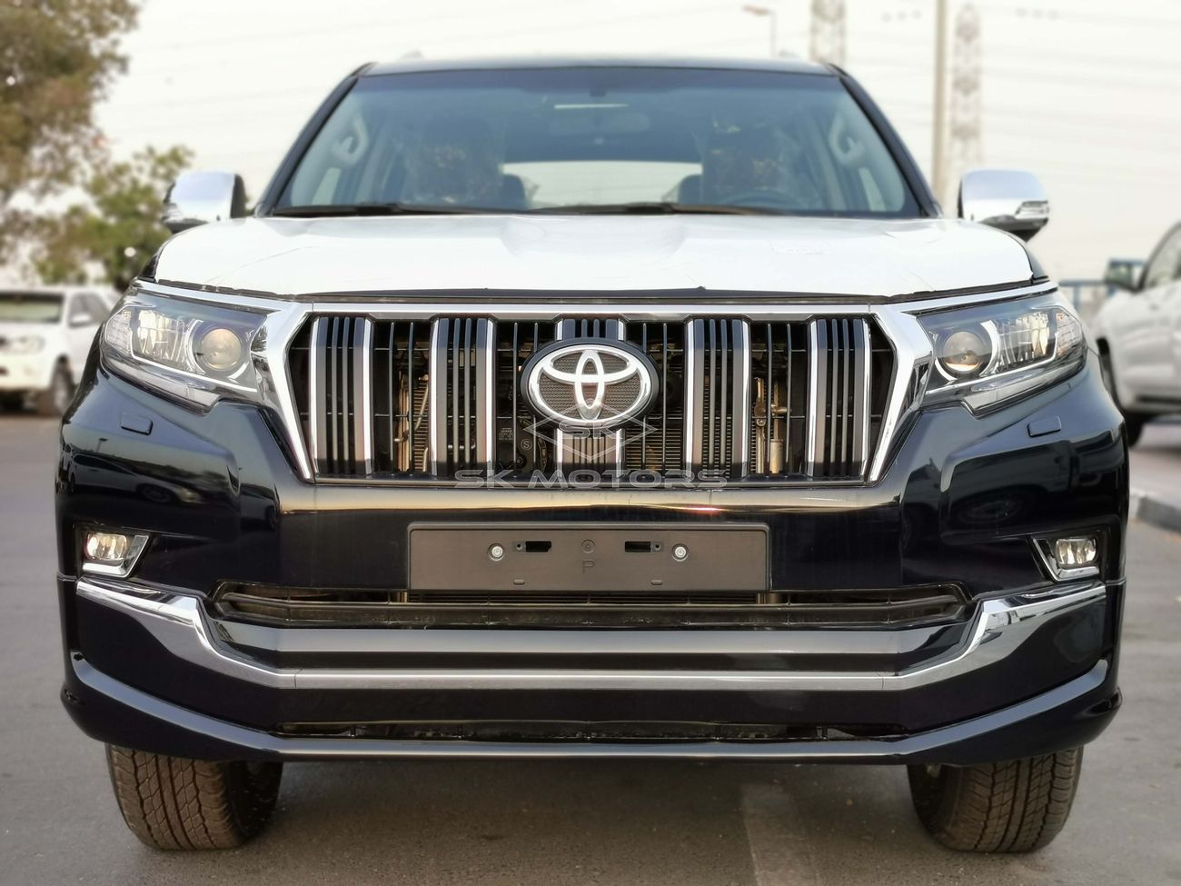 Toyota Prado 2.7L, 17" Rims, Sunroof, Rear Camera, Front Power Seats, Leather Seats, Rear A/C (CODE # PVXR03)