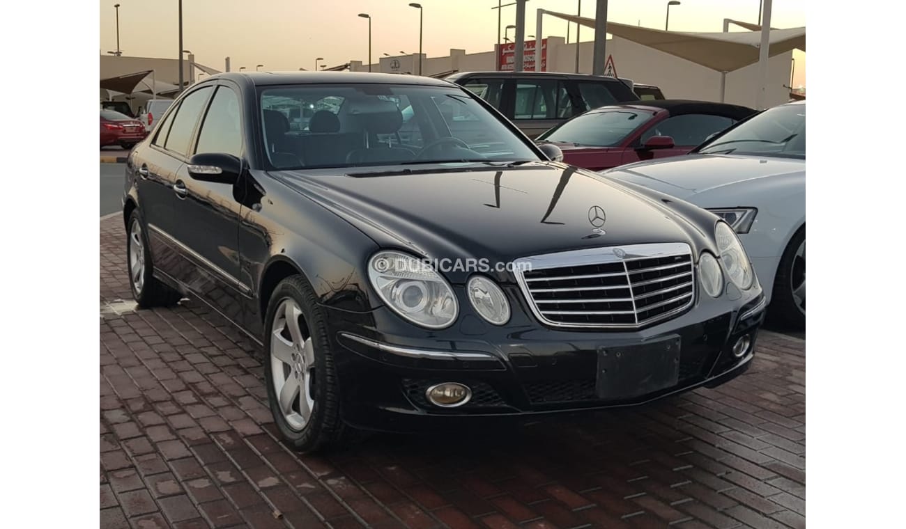 مرسيدس بنز E 500 موديل 2005وارد اليابان السياره حاله ممتازه جدا فل اوبشن فتحه وجلد وتحكم كهربي كامل ومتبت سرعه ونفيجش