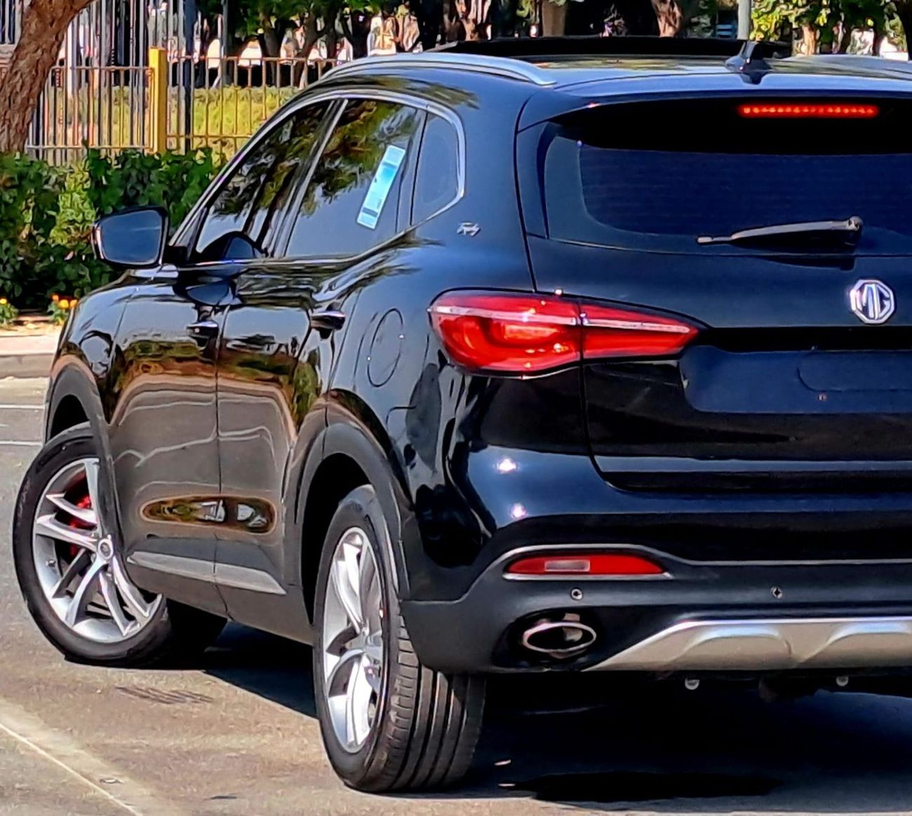 MG HS Luxury 2.0L 780-Monthly l GCC l Panoramic, Cruise, Leather l Accident Free