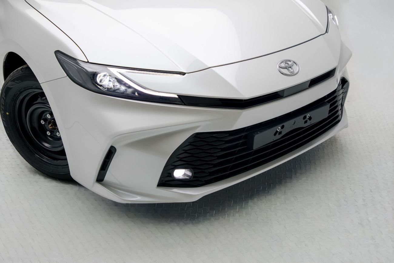 Toyota Camry LE 2.5L - Platinum White Pearl Inside Beige | Export Only