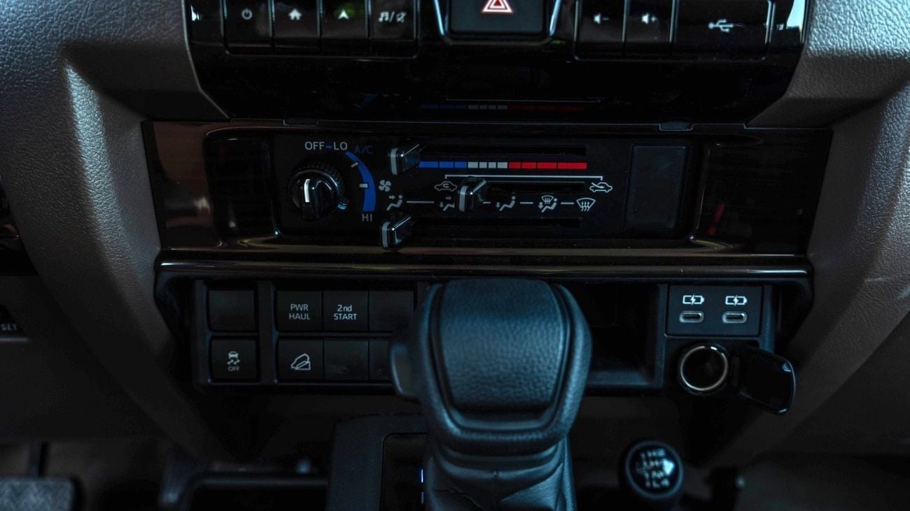 تويوتا لاند كروزر بيك آب LC 79 DC 4.0 Fully loaded || 2025