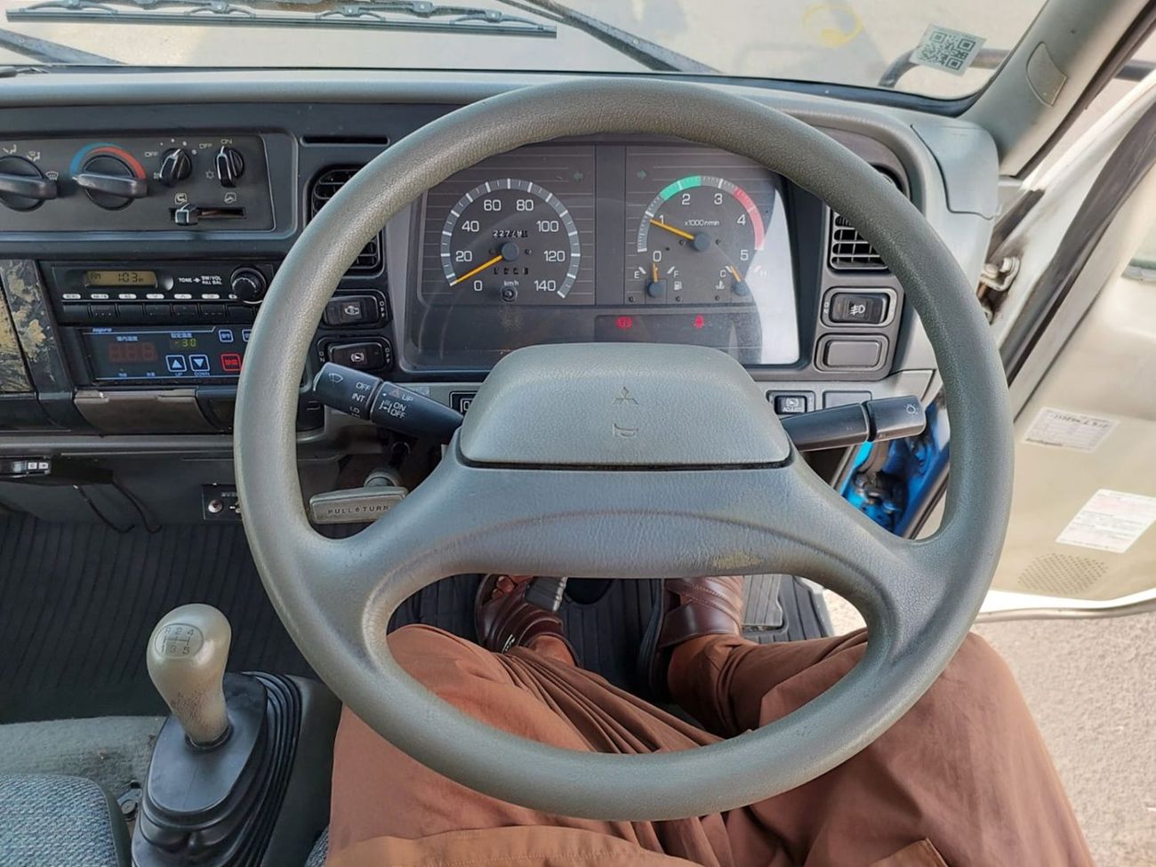 Mitsubishi Fuso Canter MITSUBISHI CANTER FREEZER TRUCK RHD 1999 MODEL 4.2 L DIESEL MANUAL(PM30981)