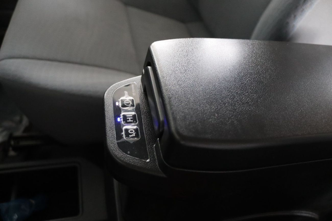 تويوتا لاند كروزر 2025 TOYOTA LAND CRUISER GDJ 76 2.8 DIESEL M/T  **EXPORT ONLY**التصدير فقط خارج الخليج**