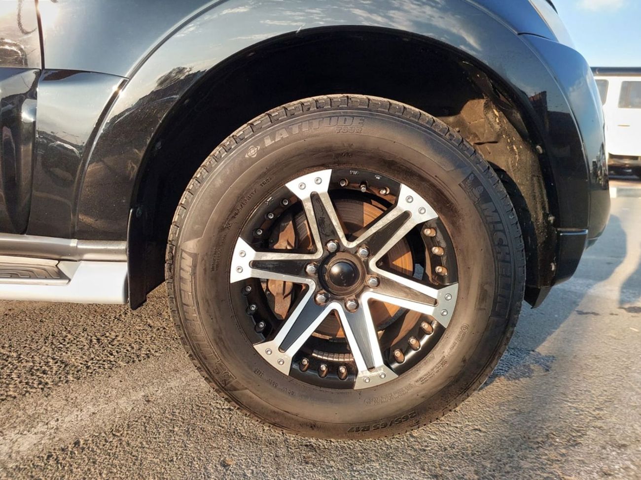 ميتسوبيشي باجيرو MITSUBISHI PAJERO SUV RHD 2012 MODEL 3.2 L DIESEL AUTOMATIC(PM01286)