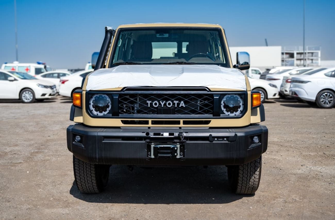 Toyota Land Cruiser 70 LC 76 2.8L | Diesel | 4 Cylinder | 6 Speed Automatic | 5 Door | 5 Seats