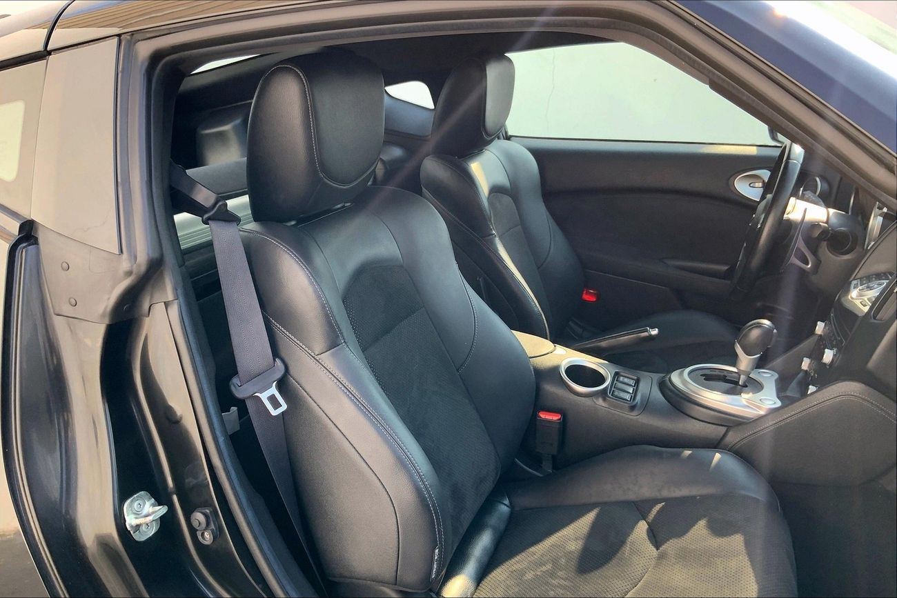 نيسان 370Z Standard