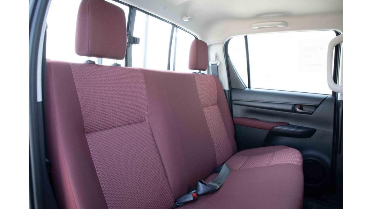 Toyota Hilux 2024 Toyota Hilux 4x4 DC 2.4 - Grey inside Red