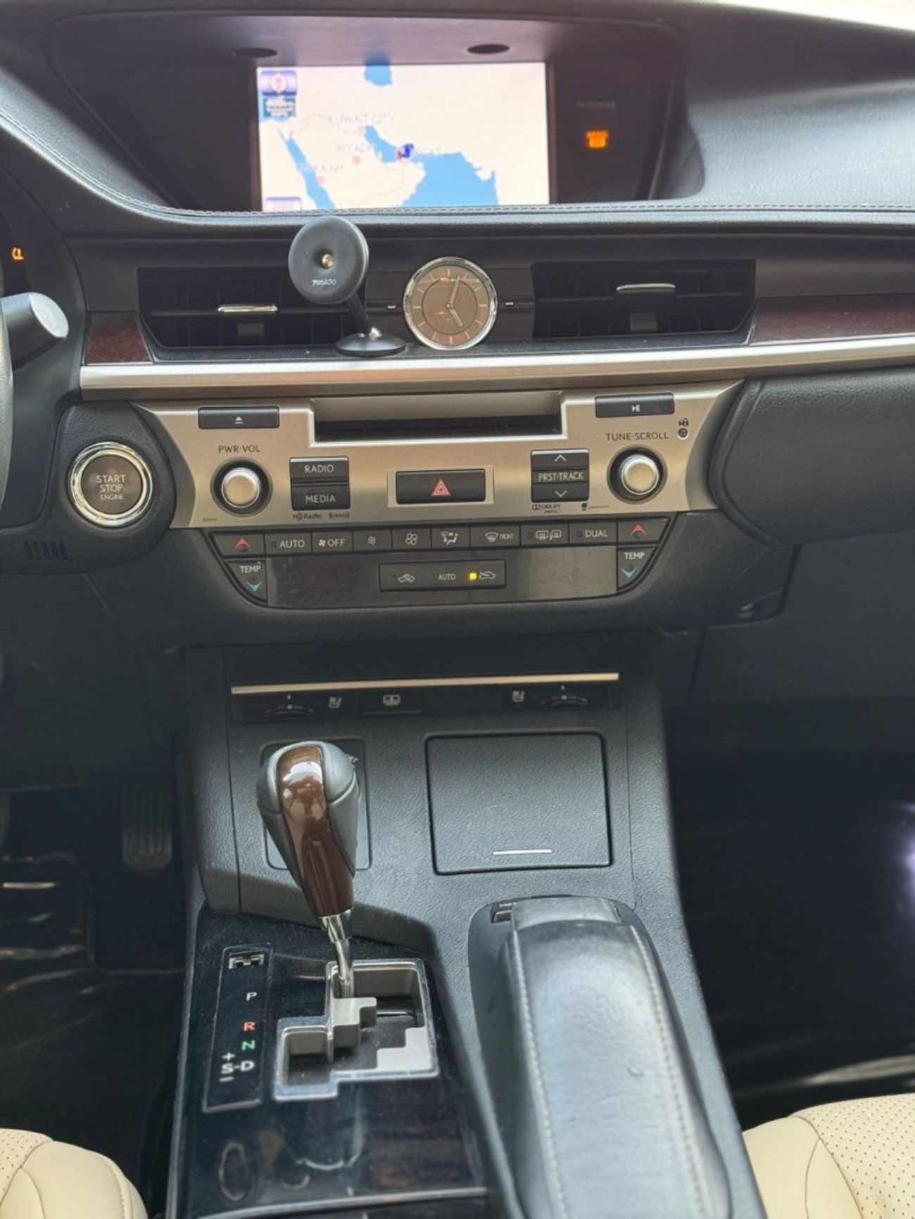 Lexus ES350 Platinum 3.5L V6 / قابل للتصدير لسوريا /  FULL OPTION / PARKING SENSORS / BLIND SPOTS / IN PERFECT C