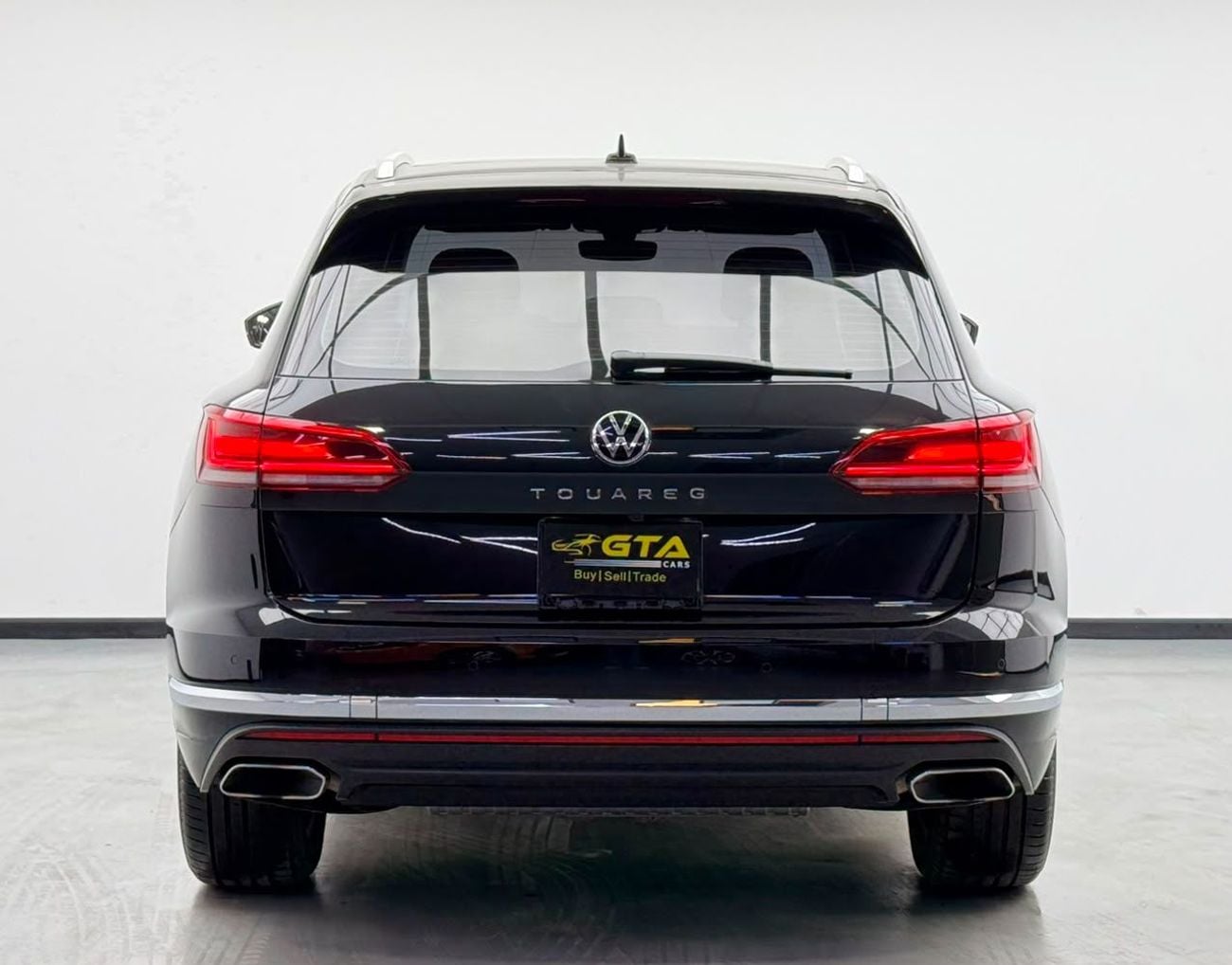 Volkswagen Touareg 2023 Volkswagen Touareg Atmosphere Plus, 2029 VW Warranty + Service Pack, Low Km, Fully Loaded, GCC