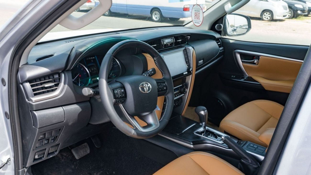 Toyota Fortuner 2025 Toyota Fortuner 4.0L AT Petrol (Full Option) Silver