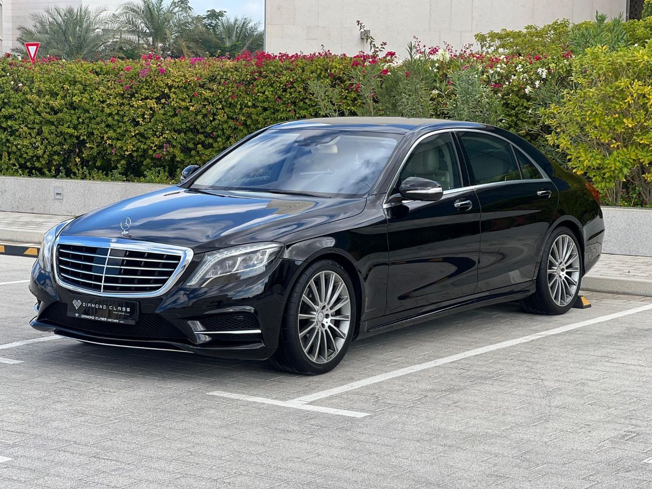 Mercedes-Benz S 400 Mercedes  S400L AMG Full option Panoramic  360 Camera Head Up-Display  GCC 2015