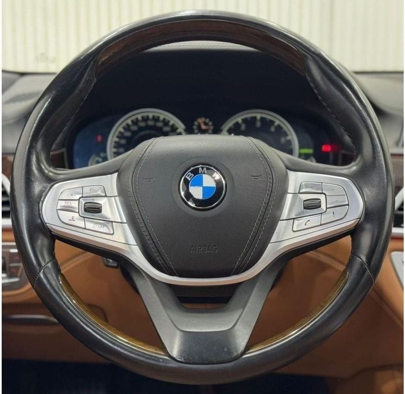 BMW 750Li xDrive (450 HP) 2017 BMW 750Li xDrive, Sep 2025 BMW Service Pack, Fully Loaded, GCC