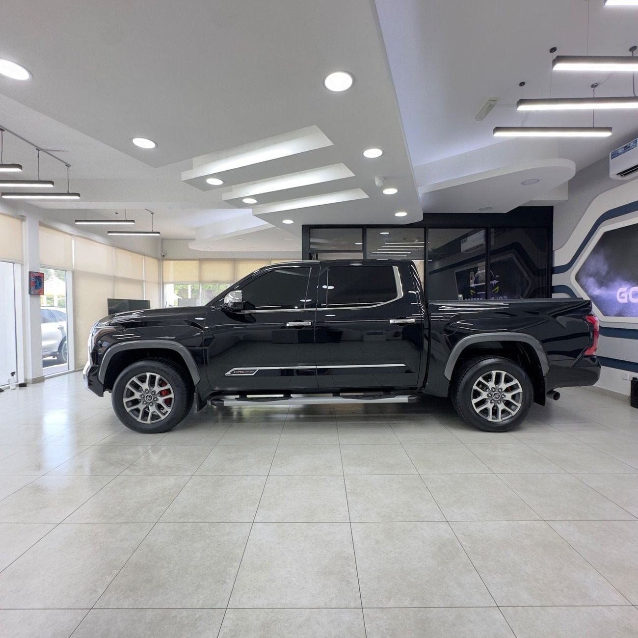 Toyota Tundra 1794 EDITION (NON GCC)