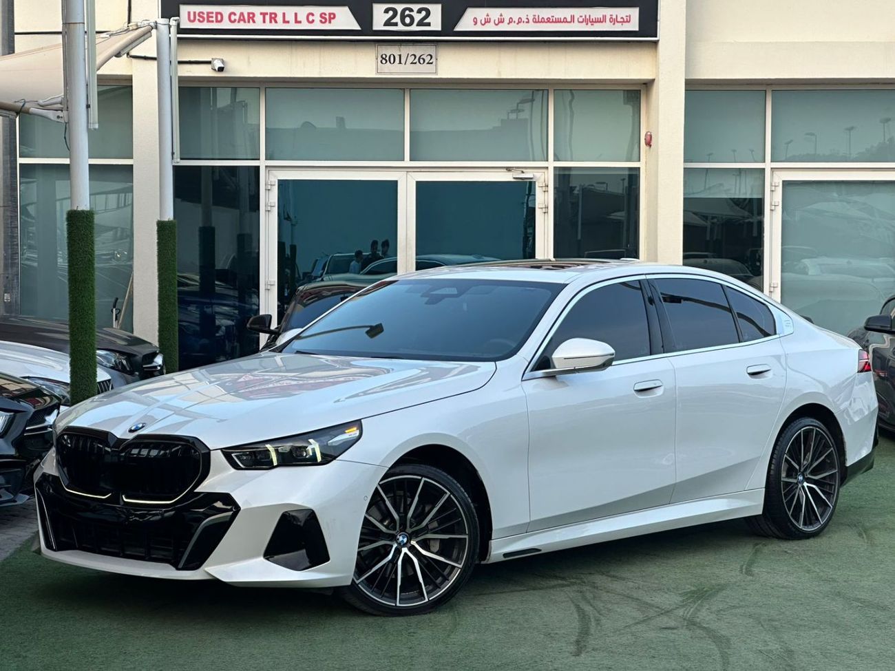 بي أم دبليو 530i بي ام دبليو 530i اكس درايف 2024 وارد أمريكا فل ابشن بحاله ممتازه