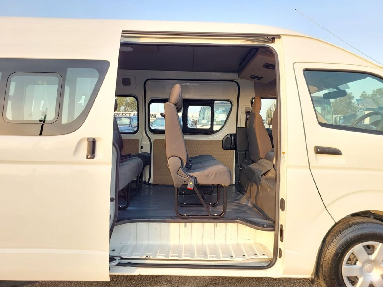 Toyota Hiace TOYOTA HIACE COMMUTER VAN RHD 2016 MODEL 3.0 L DIESEL MANUAL(PM18802)