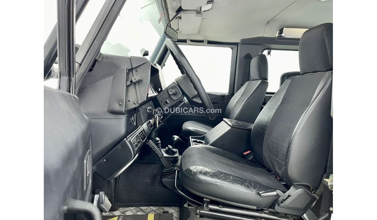 Land Rover Defender Very Rare 2001 Land Rover Defender 90 Tomb Raider Edition