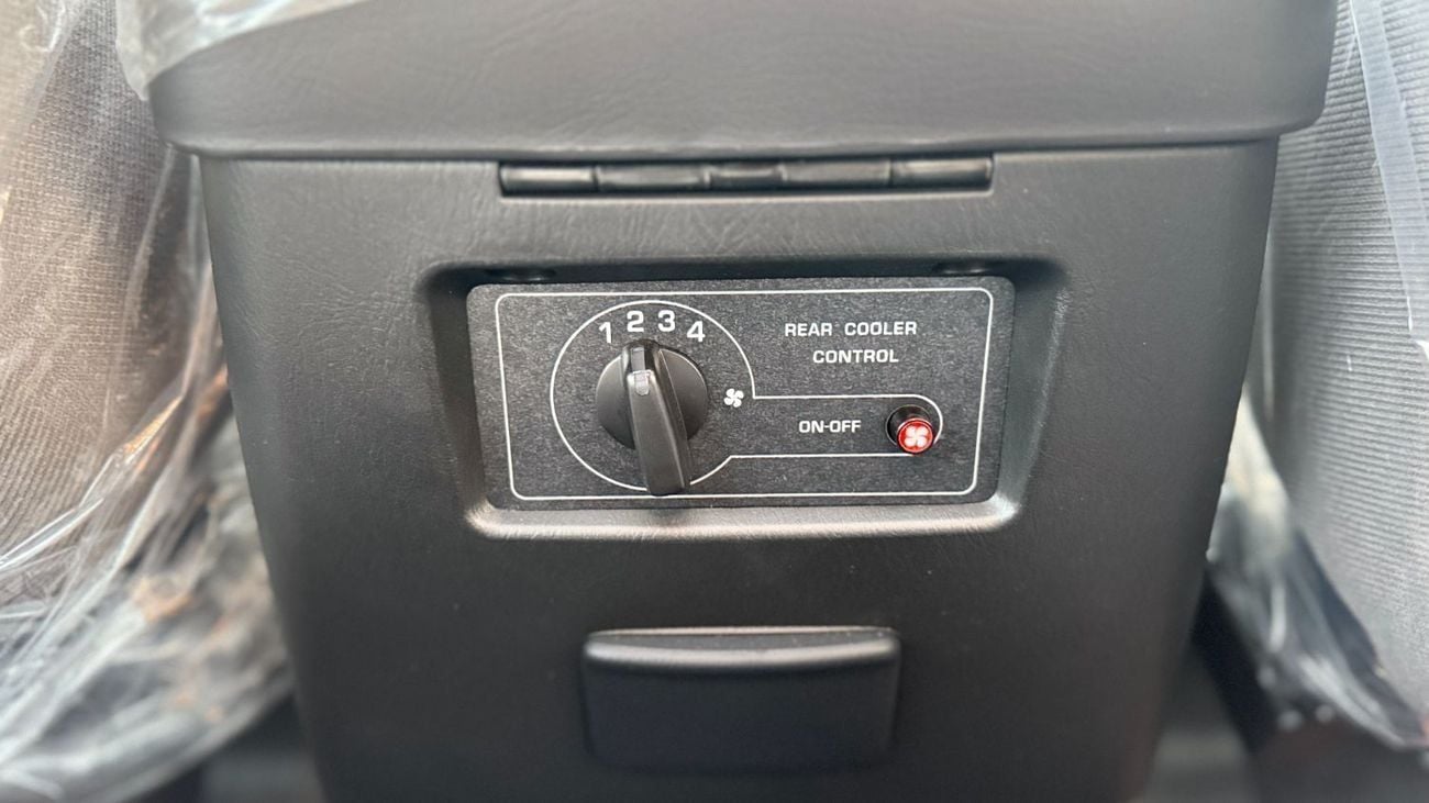 Nissan Patrol Safari Nissan Patrol Safari (Al Ostoura Edition) 4.8L Gasoline Engine 7 Seater