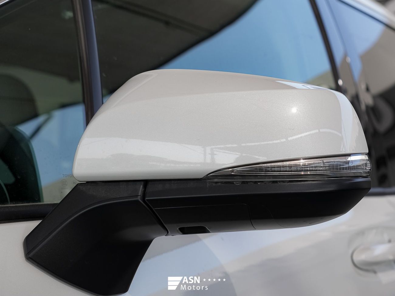 Toyota Sienna 2.5L Dual-Engine 2WD Comfort Edition 2025 (Export Price)