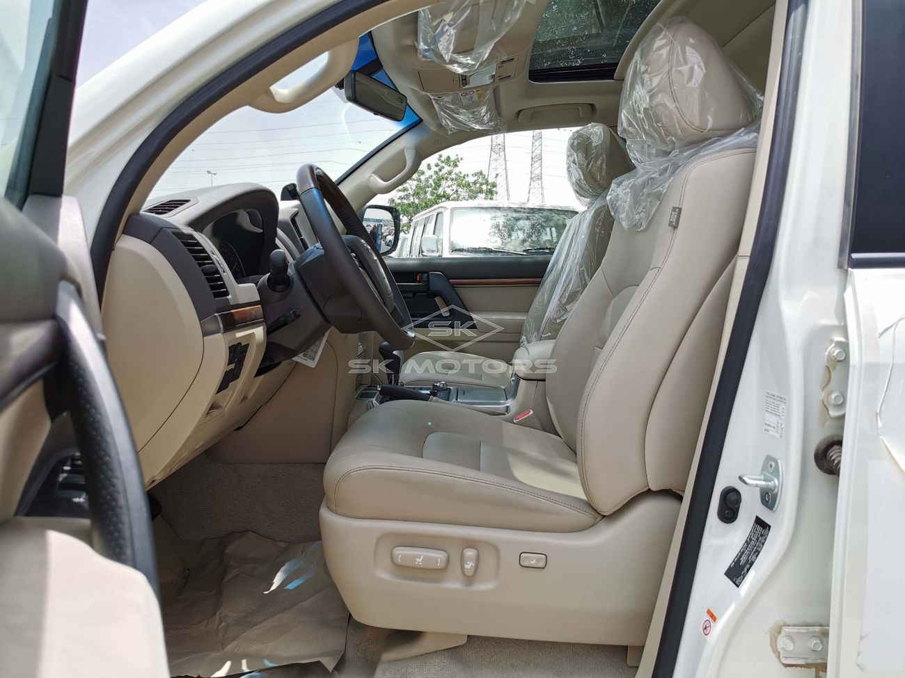 تويوتا لاند كروزر 4.0L, 18" Rims, Front Power Seats, Leather Seats, DVD, Rear Camera, Sunroof (CODE # GXR07)