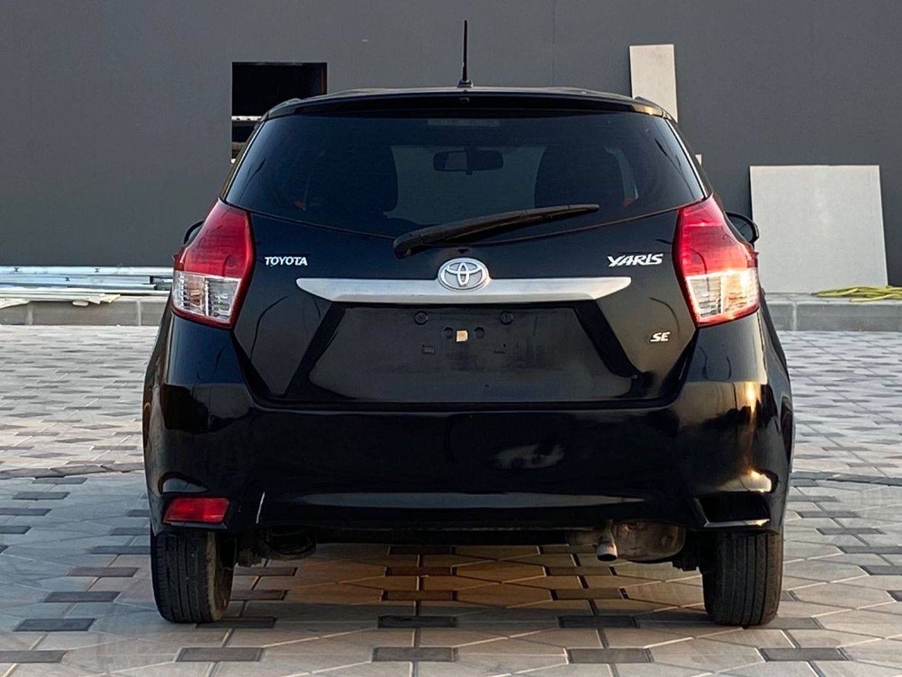 Toyota Yaris TOYOTA YARIS SE MODEL : 2016 MILEAGE : 129,000 K/M PRICE : 27,000 DIRHAMS GULF SPECIFICATIONS Withou