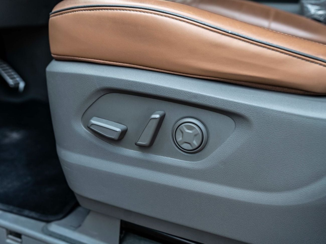 هيونداي ستاريا 3.5L Luxury (7 Seater)