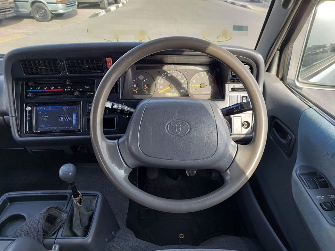 Toyota Hiace TOYOTA HIACE VAN RHD 2002 MODEL 2.4 L PETROL MANUAL(PM01410)