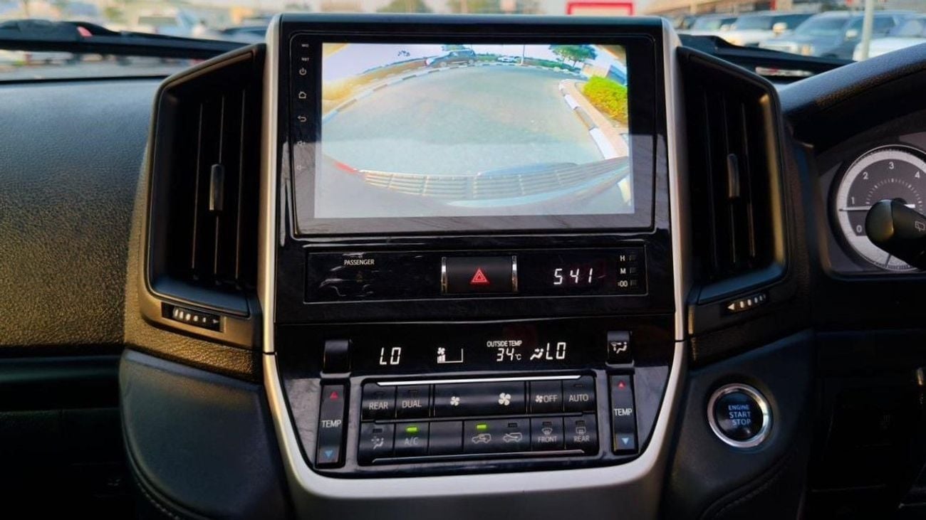 Toyota Land Cruiser PUSH START | SUNROOF | AUTO TRANSMISSION | 4.5L | POWER WINDOWS |