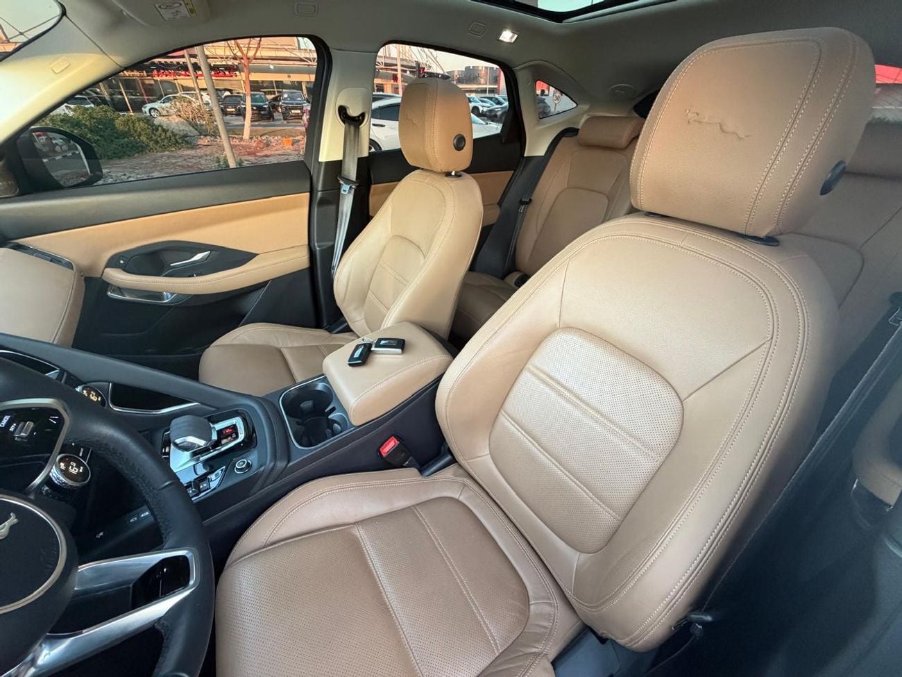 جاكوار E Pace SE