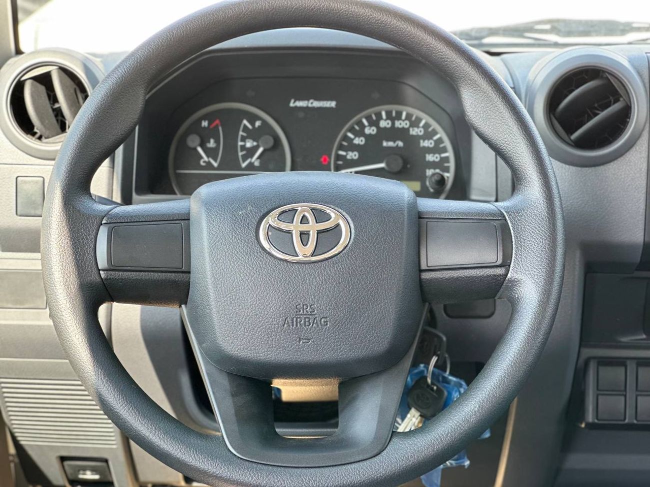 Toyota Land Cruiser 70 LC76 4.2L DSL M/T // 2025 // STD Option With Power Windows , 9 Seats // Special Offer // By Formula