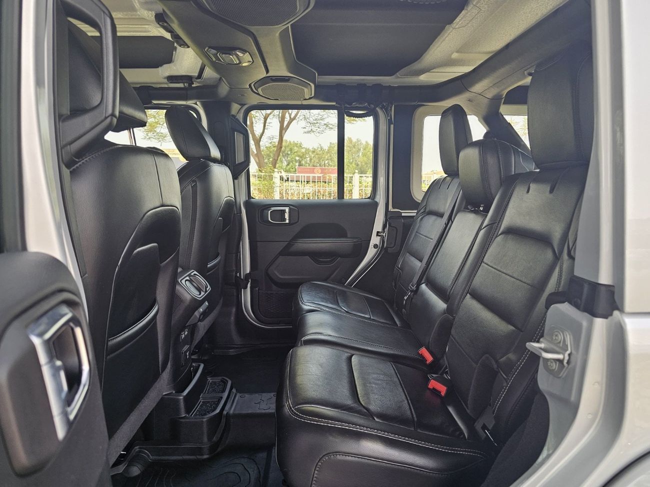 Jeep Wrangler Sahara 3.6L A/T (5 Seater)