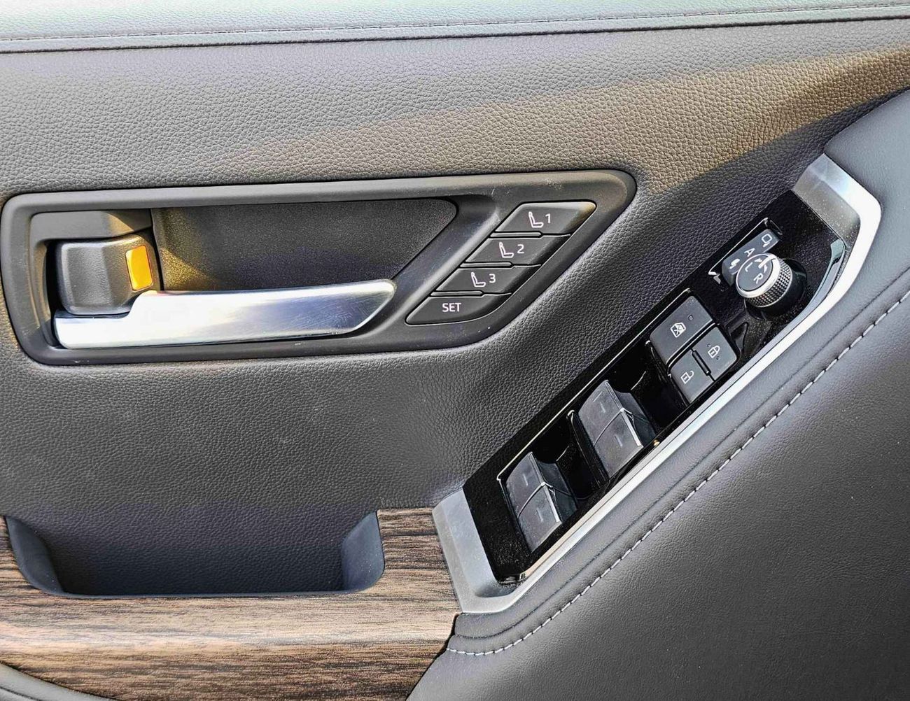 Toyota Land Cruiser VXR | 3.5L V6 PETROL | 360* CAMERA | HEADUP DISPLAY | JBL SPEAKERS | SUNROOF | PWR SEATS | (EXPORT O