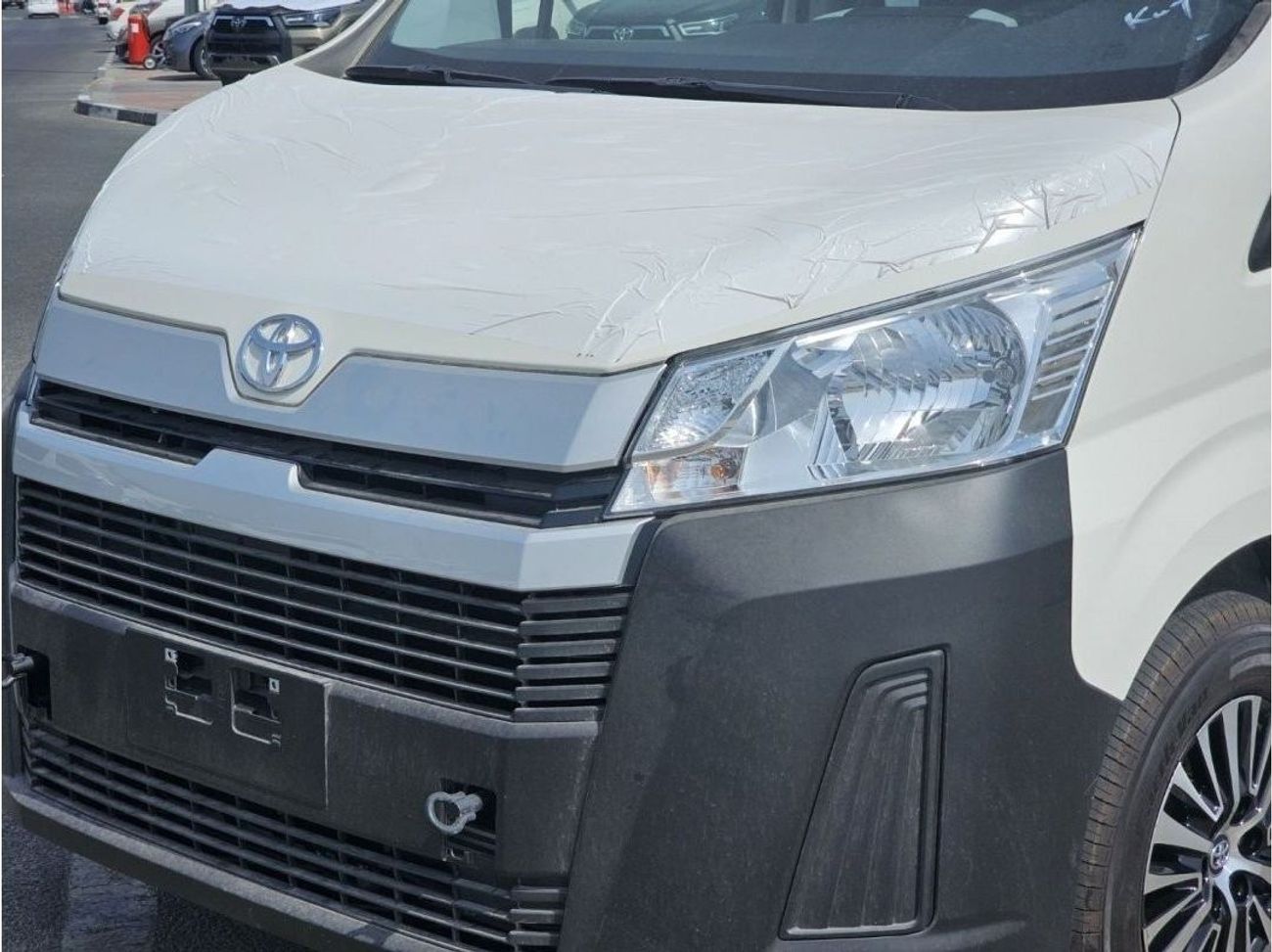 Toyota Hiace Toyota Hiace 2.8L Diesel Manual Transmission, High Roof, 13 Seater, Model 2025