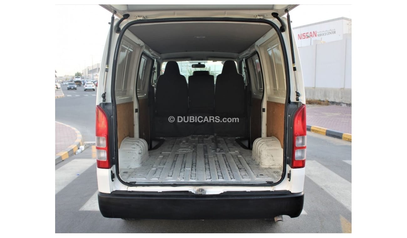 Toyota Hiace Toyota Hiace Van 2016 GCC in excellent condition without accidents, very clean from inside and outsi