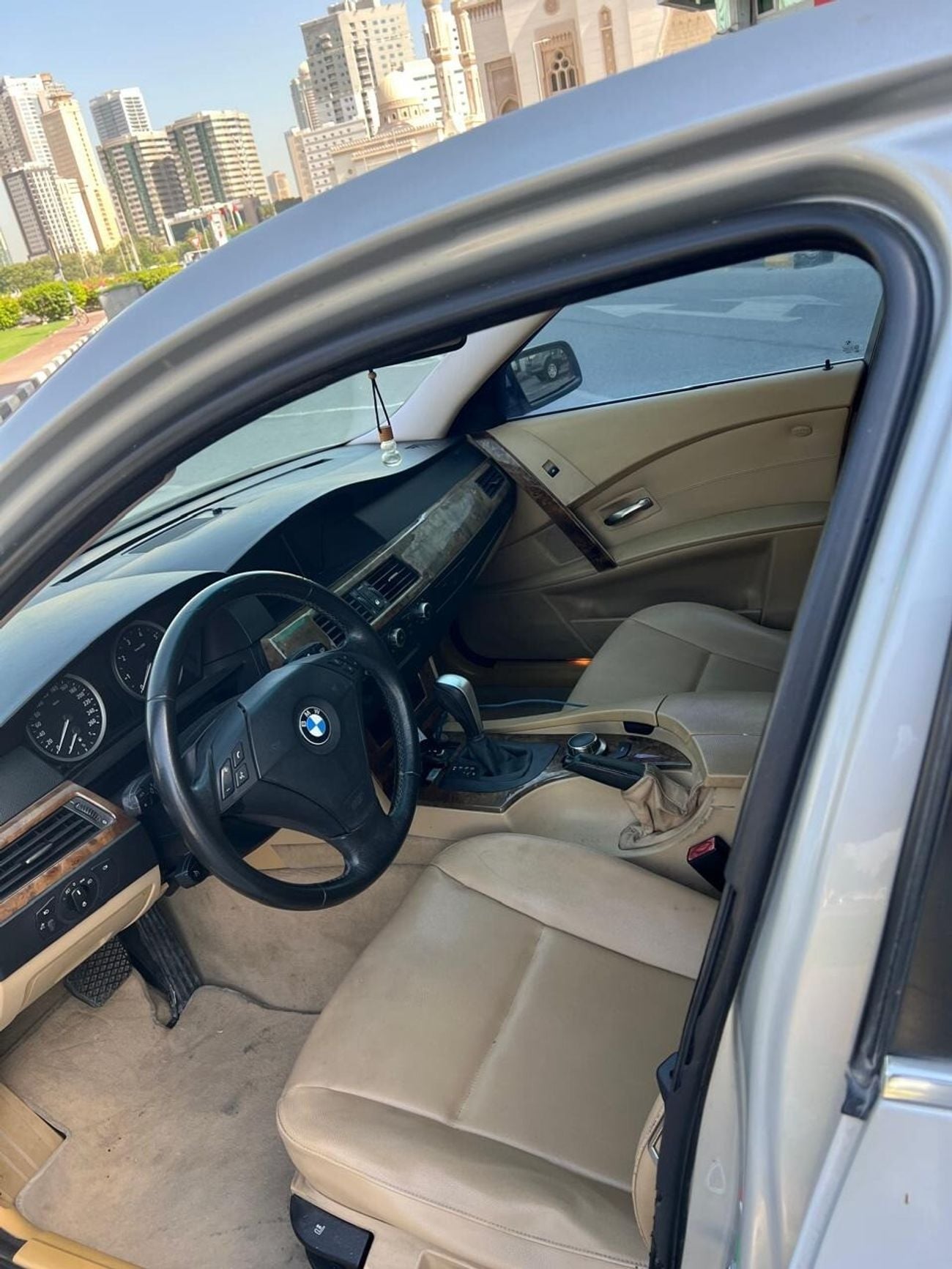 بي أم دبليو 523i EXECUTIVE