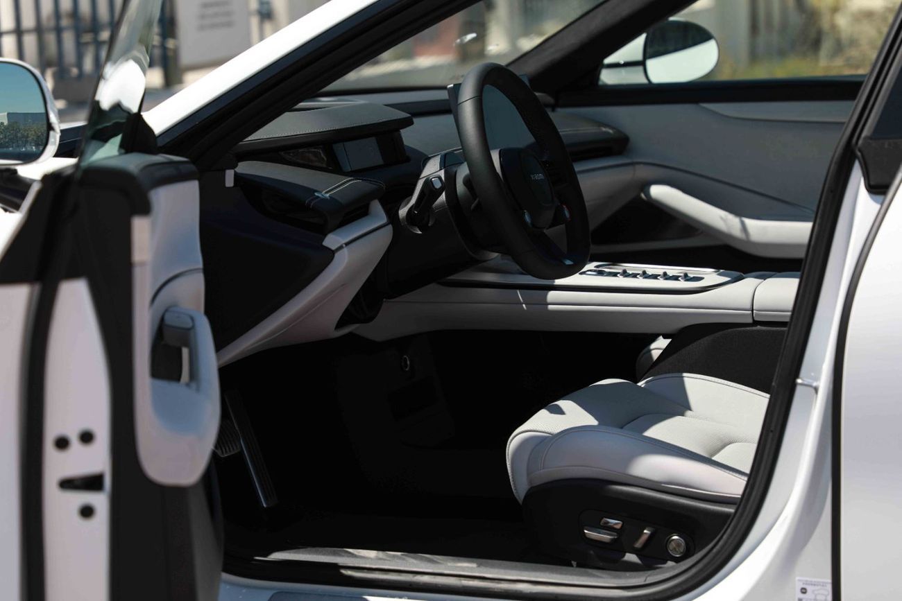 شاومى SU7 2025 Xiaomi SU7 Max 20" Wheels - White Inside Grey