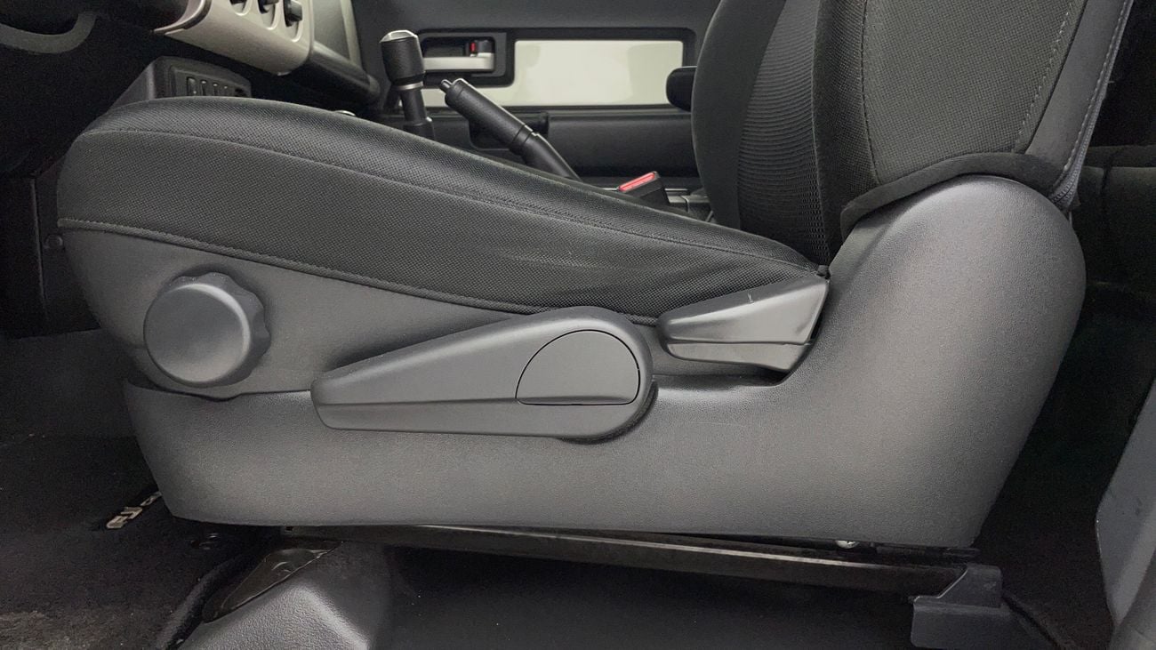 Toyota FJ Cruiser GXR 4 | Zero Down Payment | Home Test Drive