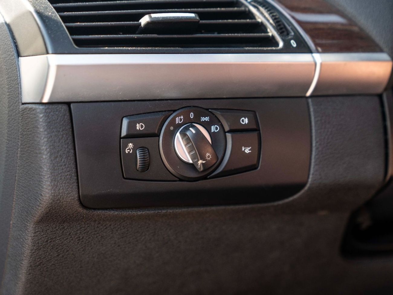 BMW X5 50i Luxury 4.4L (5 Seater)