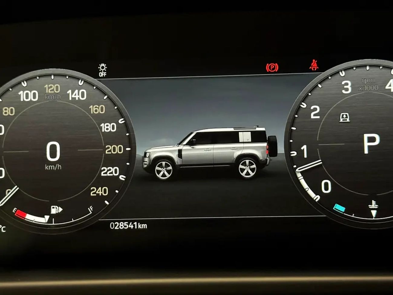 Land Rover Defender 5,259 P.M | 0% Downpayment | 110 | ONE OWNER | AGENCY WARRANTY AND SERVICE CONTRACT