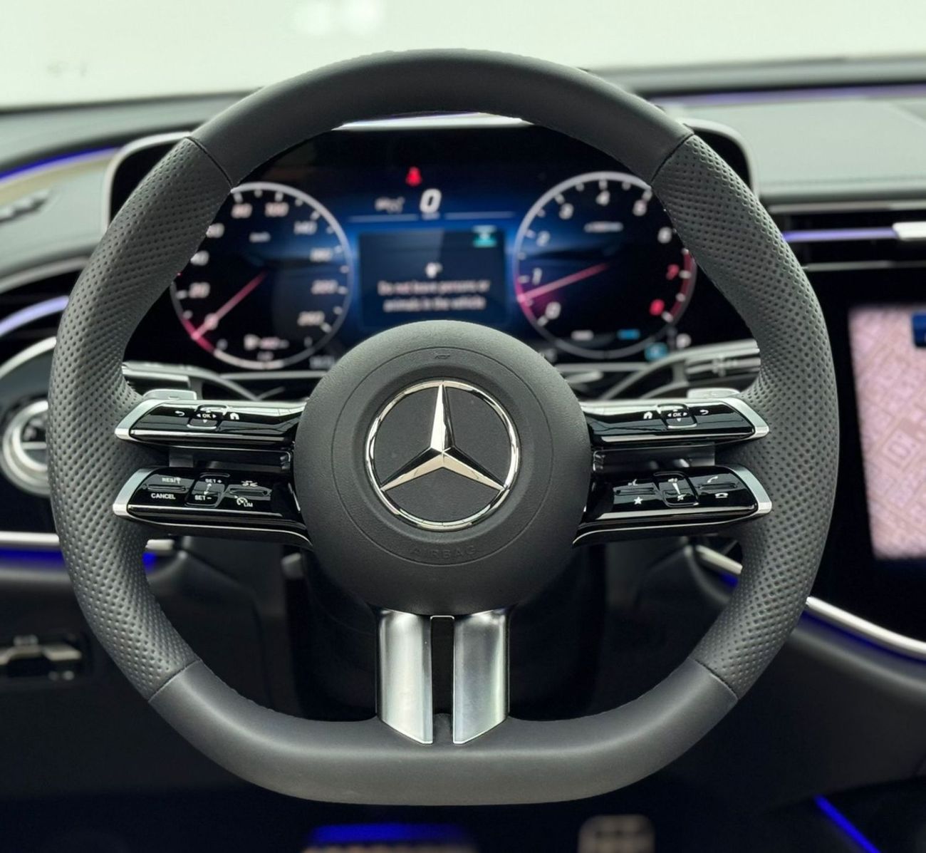 مرسيدس بنز E200 2.0L 2025 Mercedes-Benz E 200, 2029 Mercedes Warranty And Service Pack, GCC