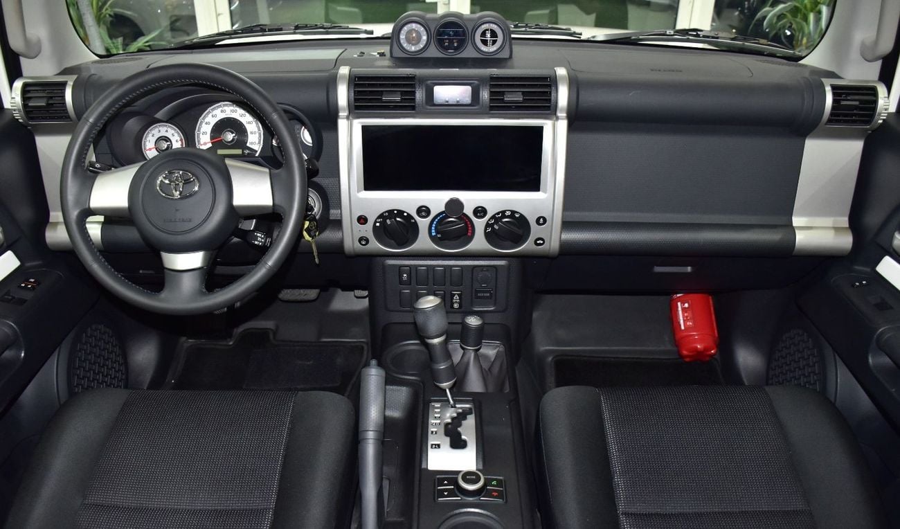 تويوتا إف جي كروزر EXCELLENT DEAL for our Toyota FJ Cruiser ( 2022 Model ) in White Color GCC Specs