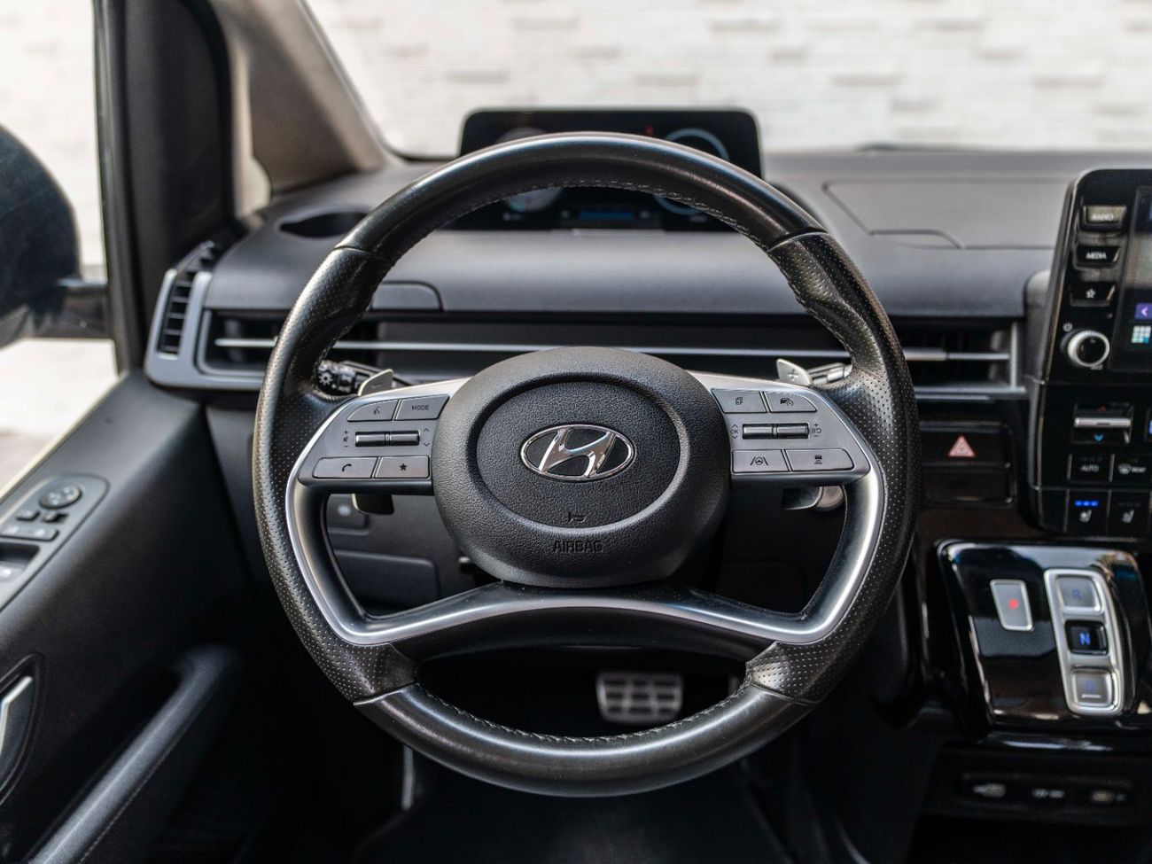 Hyundai Staria 3.5L Luxury (7 Seater)