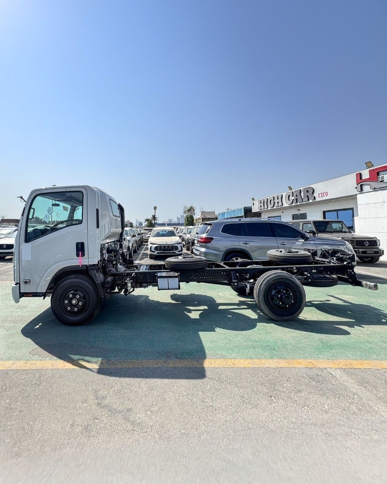 إيسوزو NPR NPR Truck cab chassis 4X2 , 4570 cc disel MYY-5T 5- speed