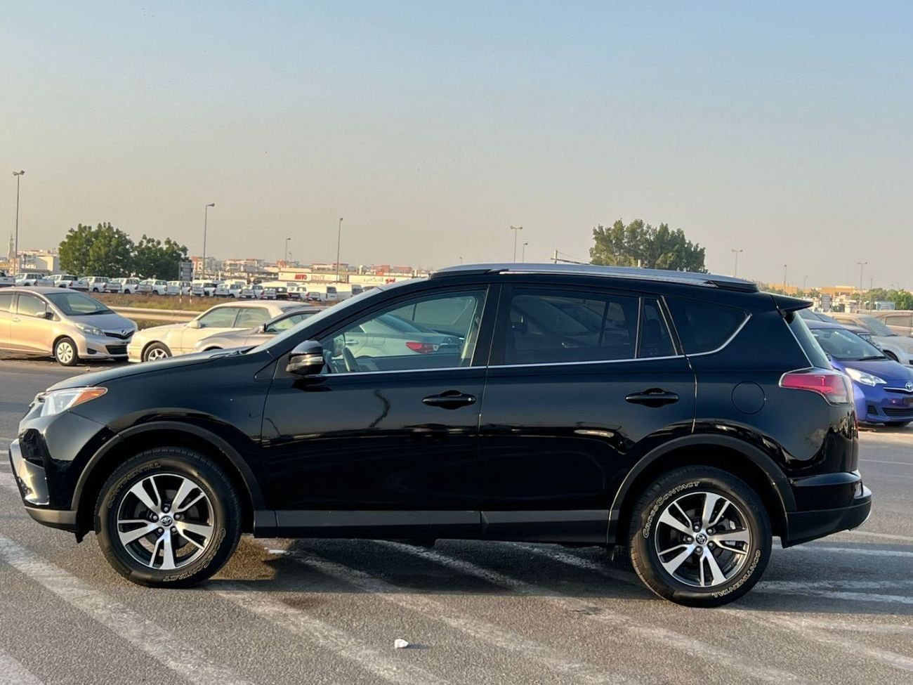 Toyota RAV4  2018 - 2.5L V4-RearCam-AWD 4x4 - Push Start -Sunroof