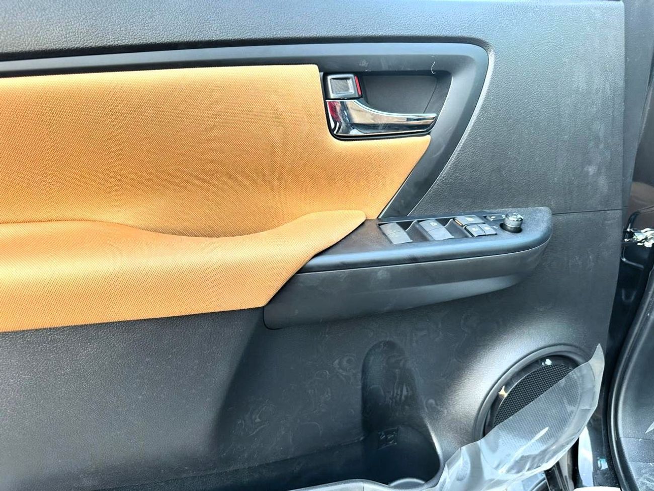 Toyota Fortuner TOYOTA FORTUNER 2.7L Digital AC 2025 (EXPORT ONLY)